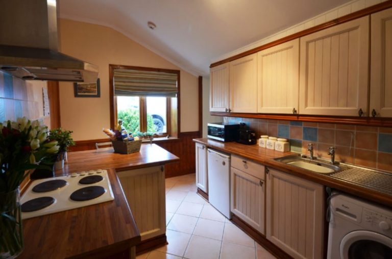Seaspray Kitchen 2 768x508