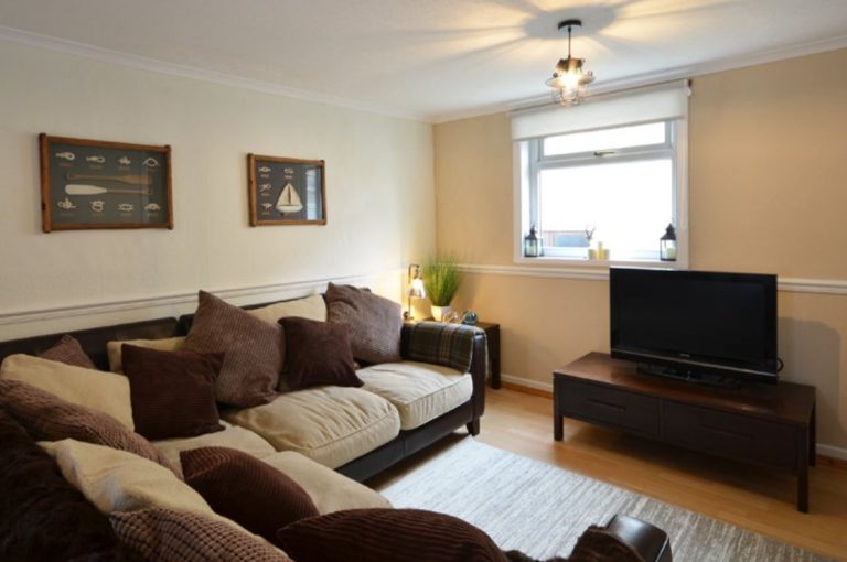 Seaspray Living Room 2 768x510