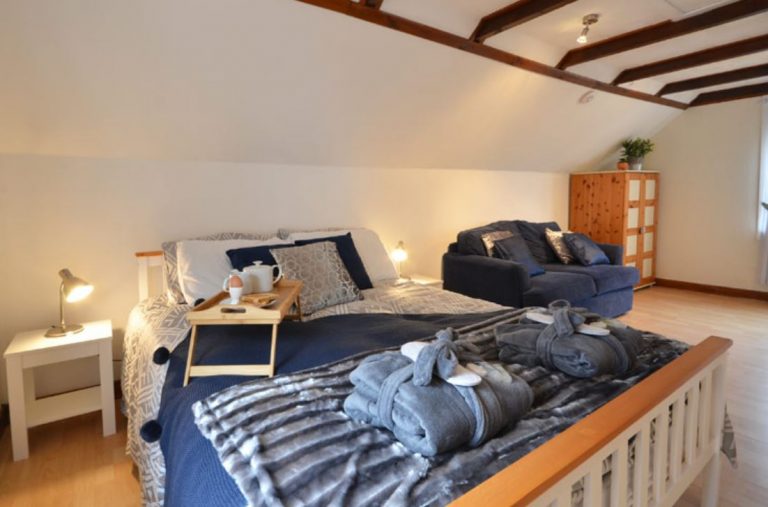 Seaspray bedroom 2 768x507