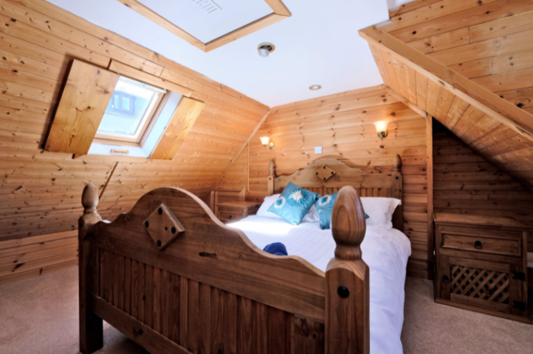 Master bedroom1 Copy 768x511